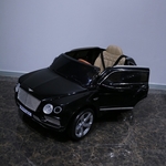 BENTLEY-BENTAYGA JJ2158 Цвет: черный глянец.